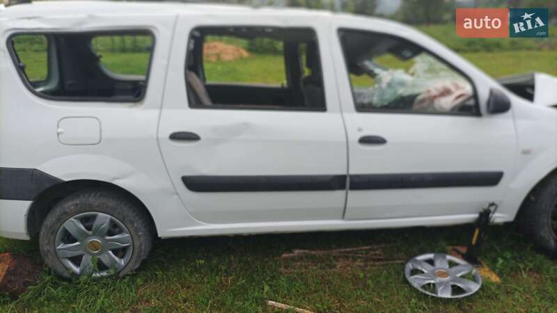 Седан Dacia Logan 2008 в Путиле