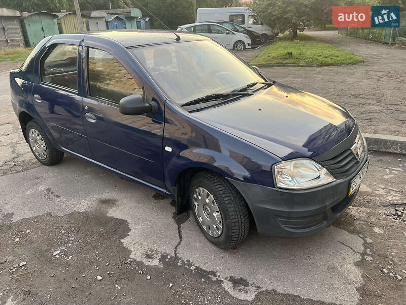 Седан Dacia Logan 2008 в Львові