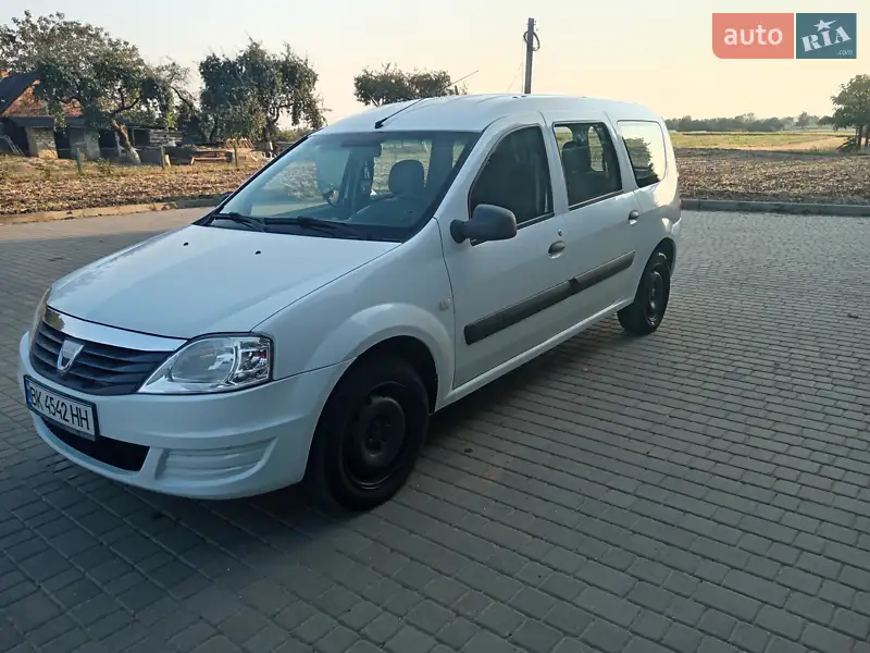 Dacia Logan 2011