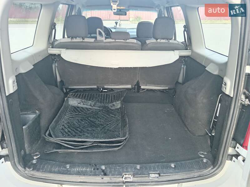 Седан Dacia Logan 2011 в Млиніві фото 5 Седан Dacia Logan 2011 в Млиніві