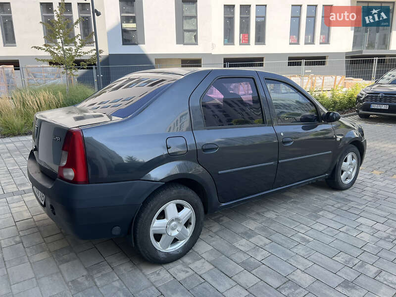 Седан Dacia Logan 2006 в Ужгороді