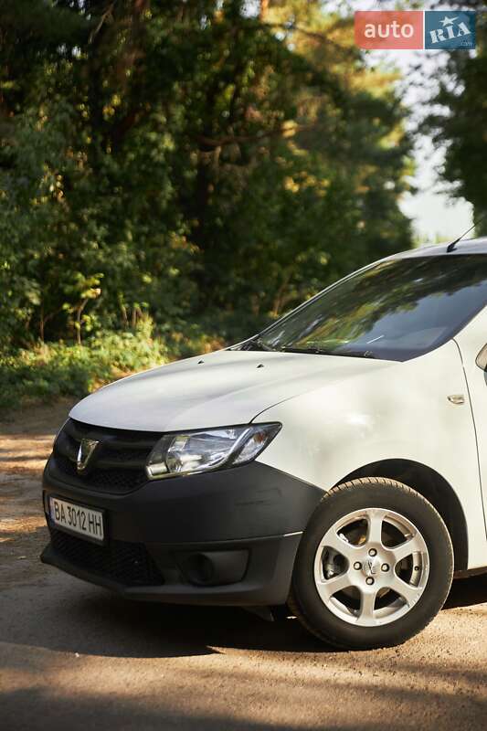 Седан Dacia Logan 2015 в Кропивницькому