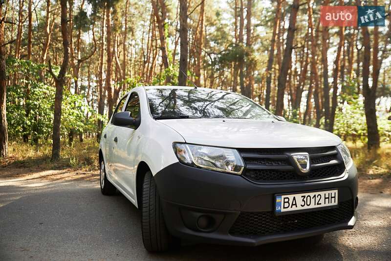 Седан Dacia Logan 2015 в Кропивницькому