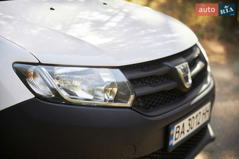 Седан Dacia Logan 2015 в Кропивницькому