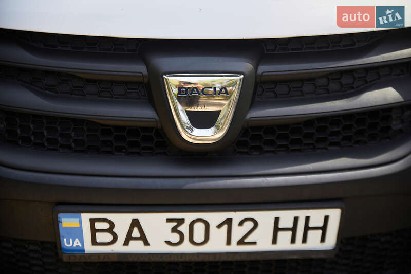 Седан Dacia Logan 2015 в Кропивницькому