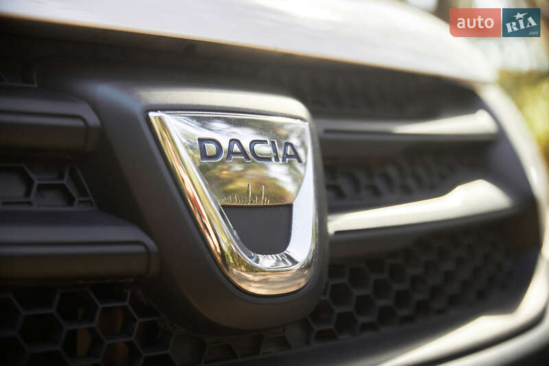 Седан Dacia Logan 2015 в Кропивницькому