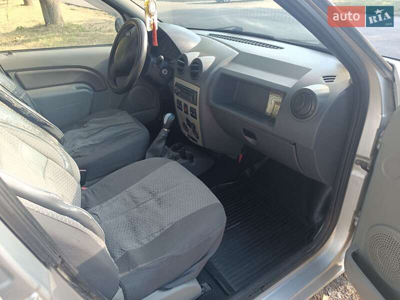 Седан Dacia Logan 2007 в Балті