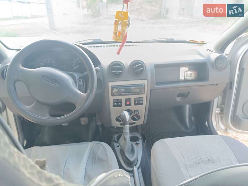 Седан Dacia Logan 2007 в Балті