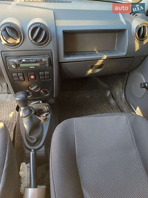 Седан Dacia Logan 2006 в Полтаві фото 14 Седан Dacia Logan 2006 в Полтаві