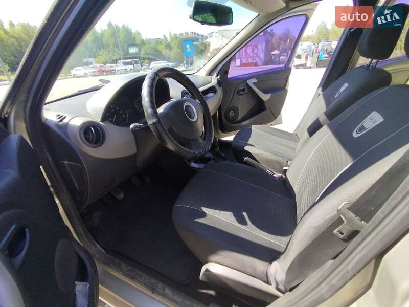 Седан Dacia Logan 2008 в Хмельницькому