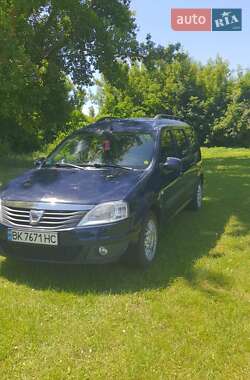 Седан Dacia Logan 2011 в Ровно