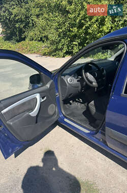 Седан Dacia Logan 2009 в Марганце