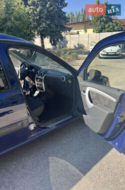 Седан Dacia Logan 2009 в Марганце