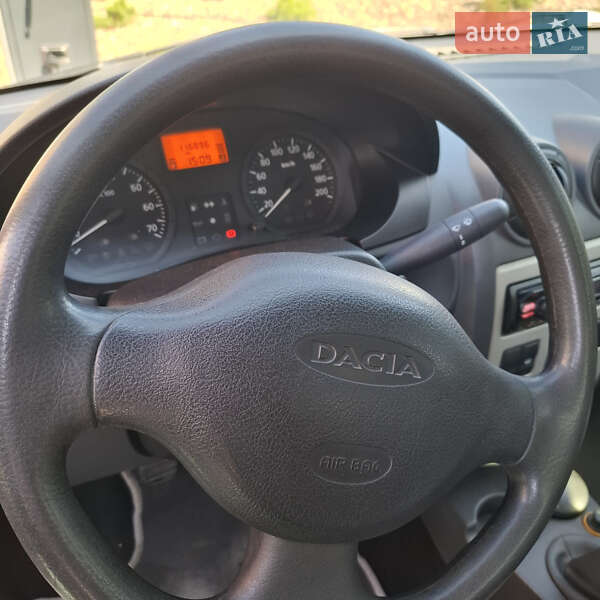 Седан Dacia Logan 2008 в Чернівцях