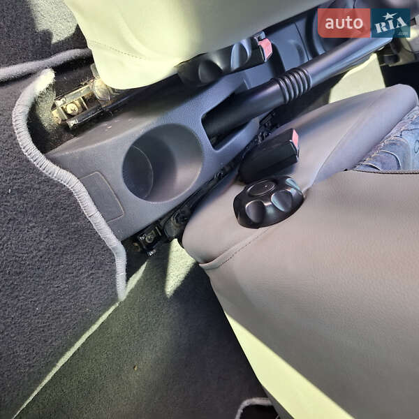 Седан Dacia Logan 2008 в Чернівцях