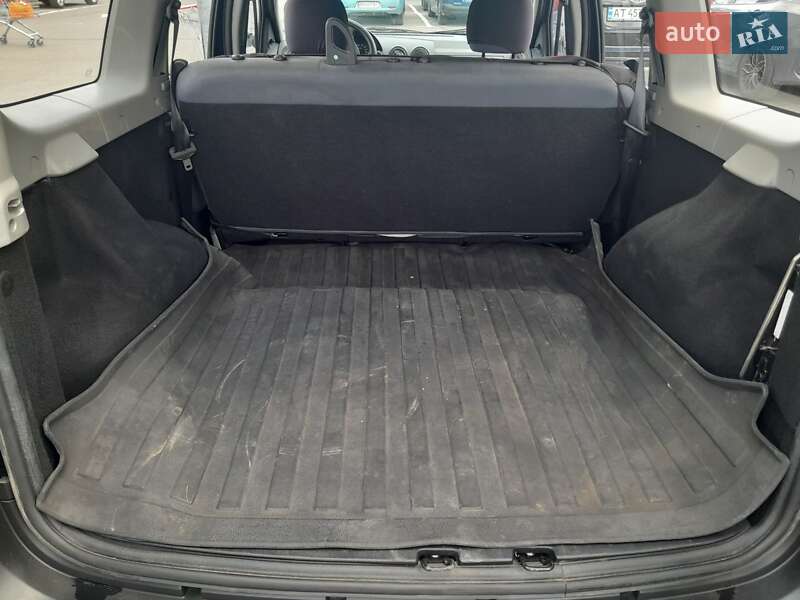 Седан Dacia Logan 2010 в Ивано-Франковске фото 3 Седан Dacia Logan 2010 в Ивано-Франковске