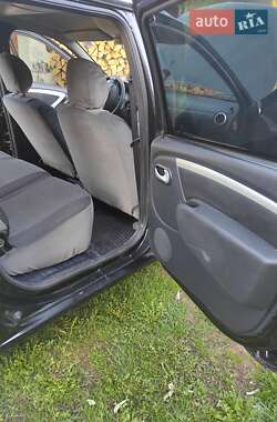 Седан Dacia Logan 2010 в 