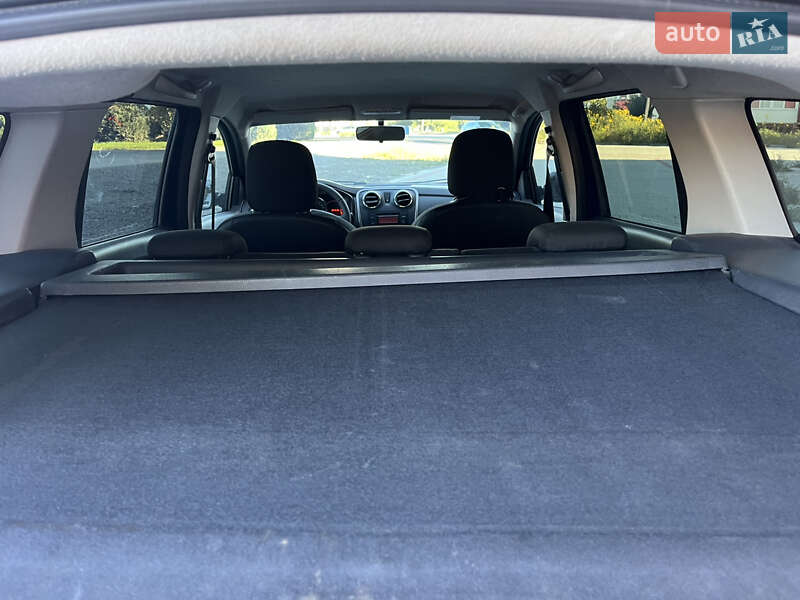 Седан Dacia Logan 2014 в Ужгороде