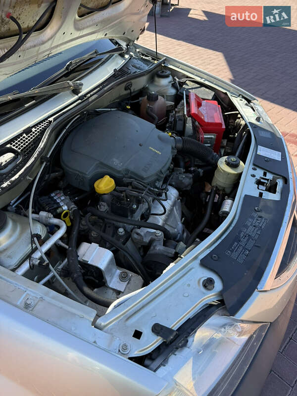 Седан Dacia Logan 2006 в Ровно