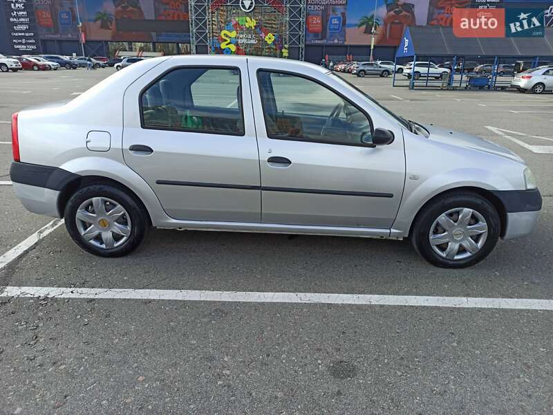 Седан Dacia Logan 2007 в Києві