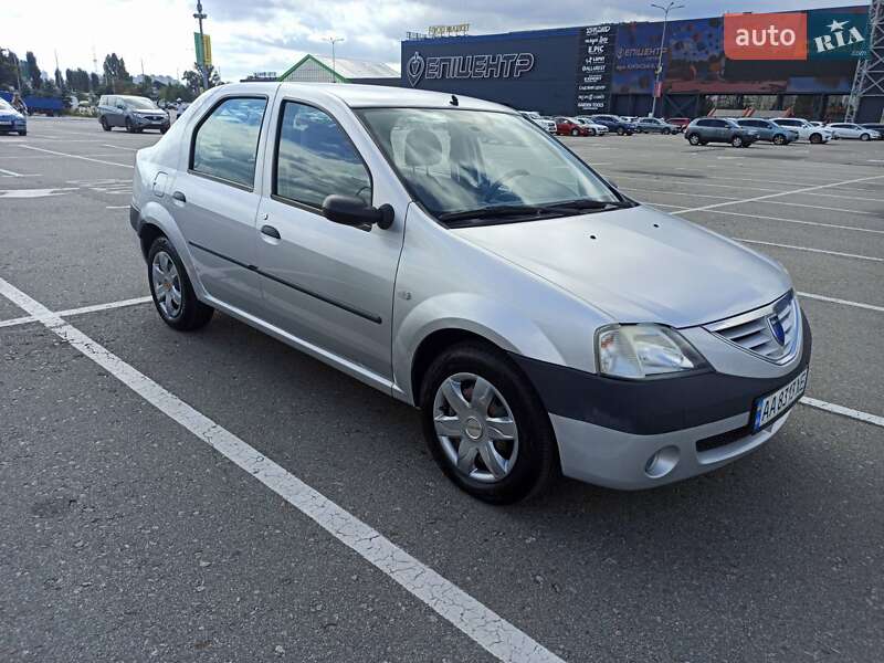 Седан Dacia Logan 2007 в Києві