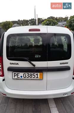 Седан Dacia Logan 2012 в 