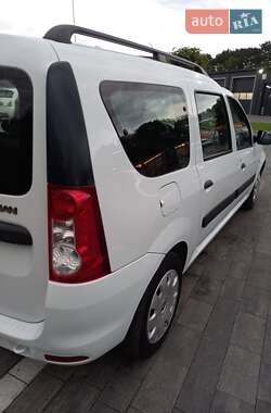 Седан Dacia Logan 2012 в 