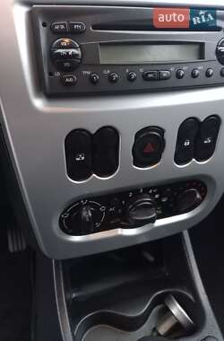 Седан Dacia Logan 2012 в 