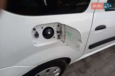 Седан Dacia Logan 2012 в 