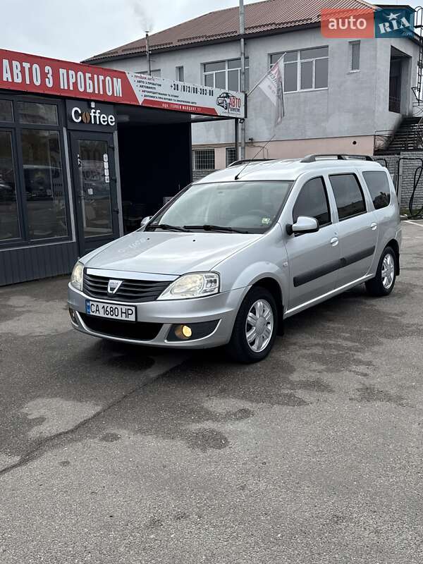 Седан Dacia Logan 2010 в 