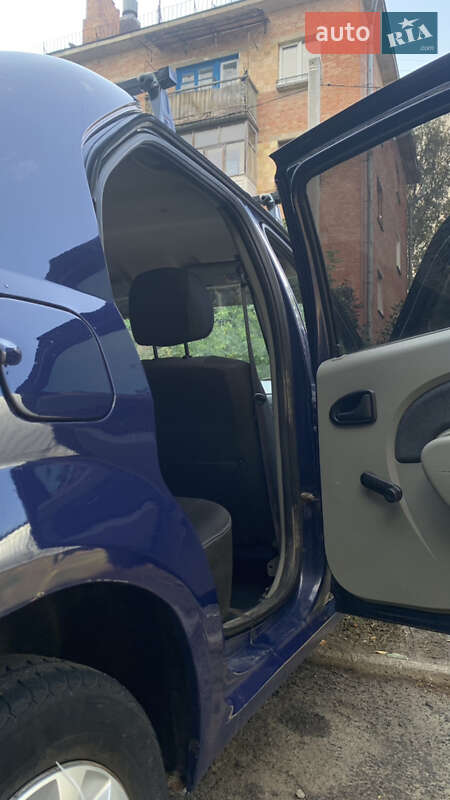 Седан Dacia Logan 2005 в Полтаві