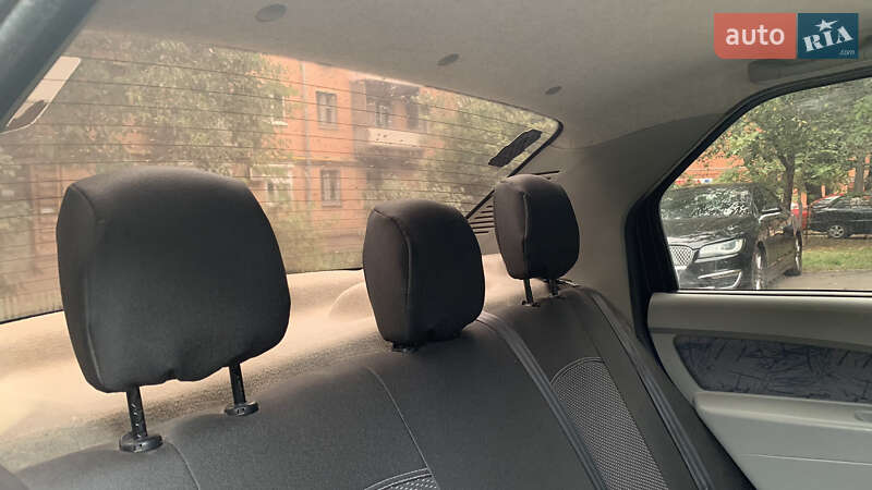 Седан Dacia Logan 2005 в Полтаві