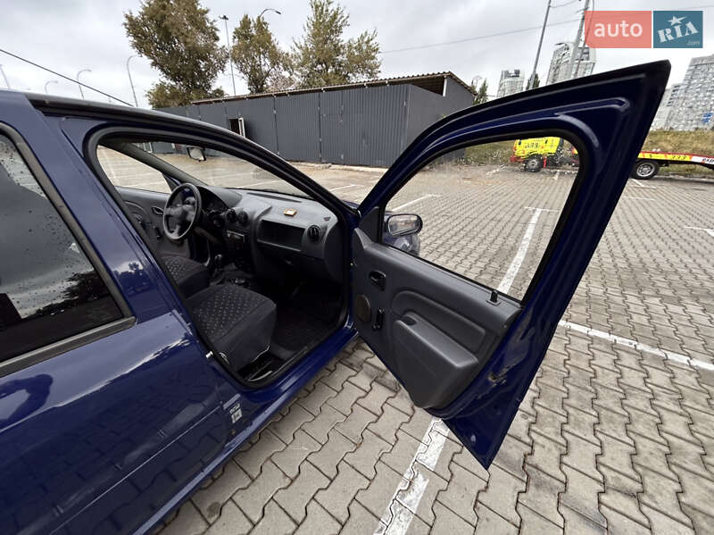 Седан Dacia Logan 2006 в Киеве фото 13 Седан Dacia Logan 2006 в Киеве