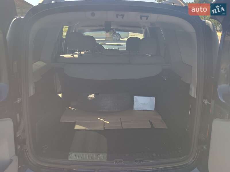 Седан Dacia Logan 2011 в Виннице