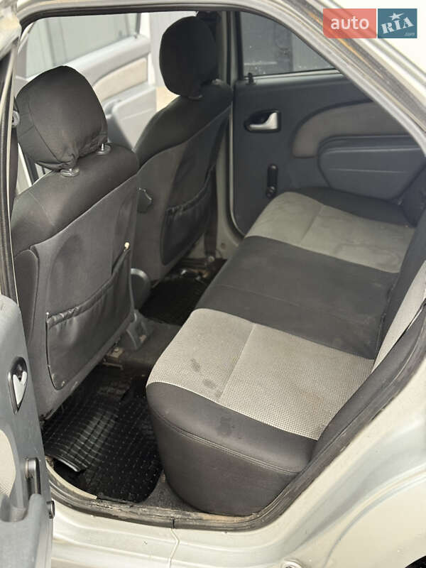 Седан Dacia Logan 2007 в Днепре