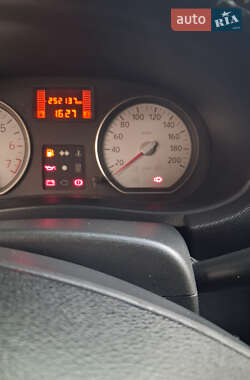 Седан Dacia Logan 2009 в 
