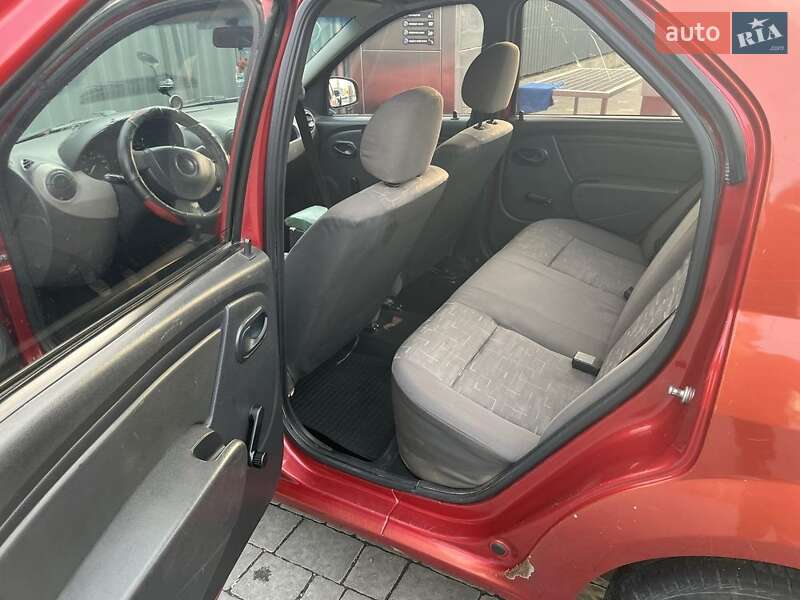 Седан Dacia Logan 2008 в Ужгороде