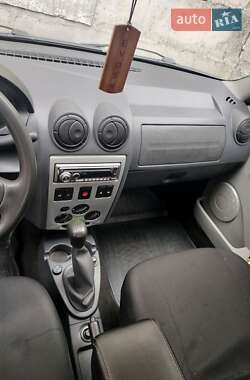Седан Dacia Logan 2006 в  фото 4 Седан Dacia Logan 2006 в
