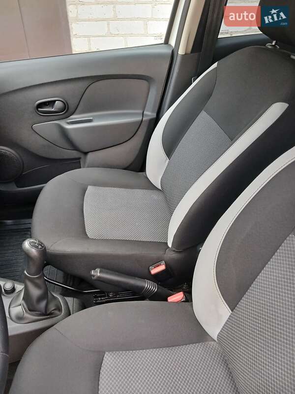 Седан Dacia Logan 2016 в Запорожье