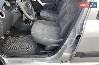 Седан Dacia Logan 2011 в 