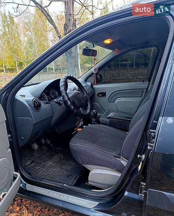 Седан Dacia Logan 2008 в Змиеве