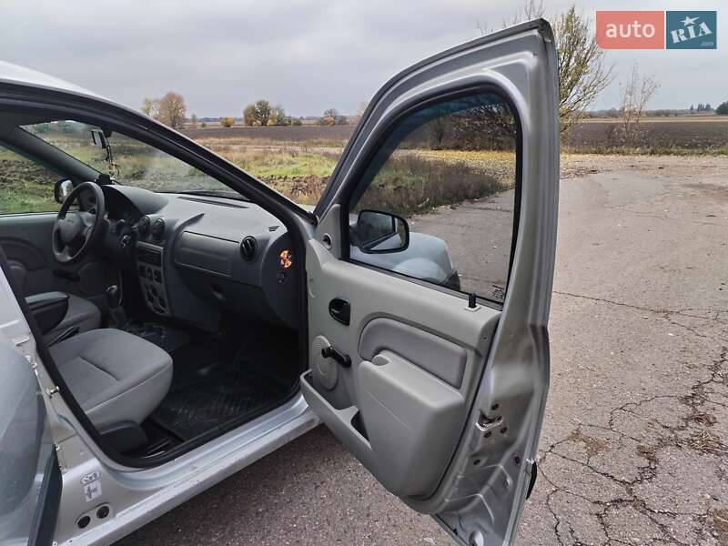 Седан Dacia Logan 2008 в Золотоноше