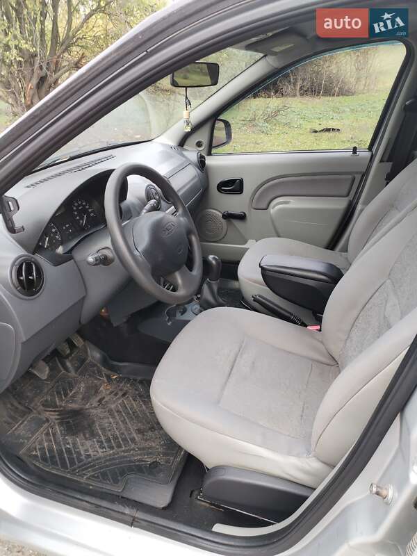 Седан Dacia Logan 2008 в Золотоноше