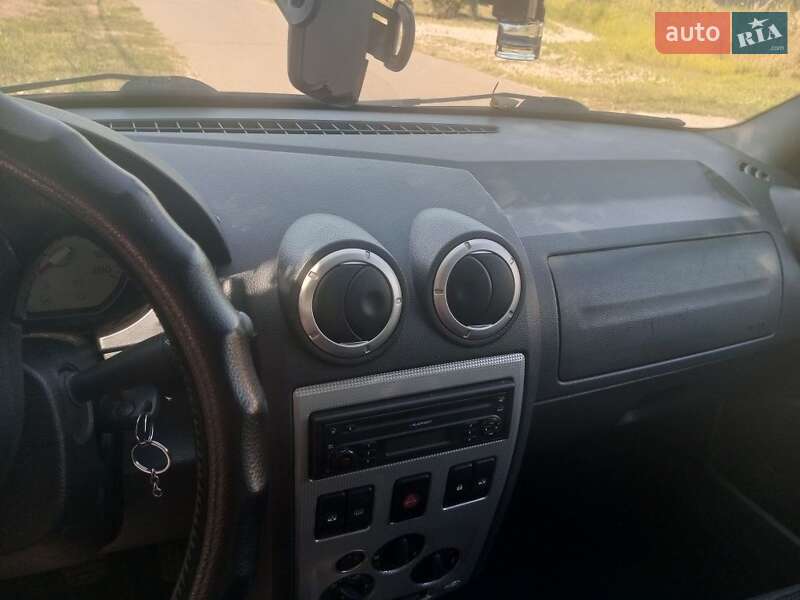 Седан Dacia Logan 2007 в Киеве фото 5 Седан Dacia Logan 2007 в Киеве