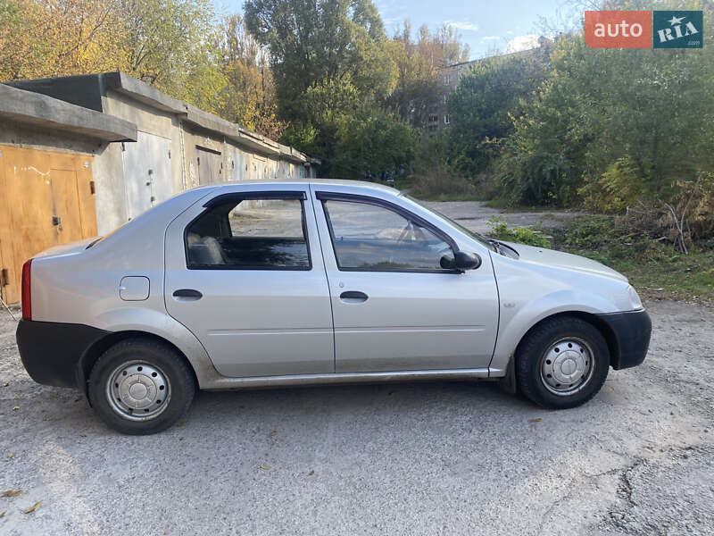 Седан Dacia Logan 2008 в Кам'янському