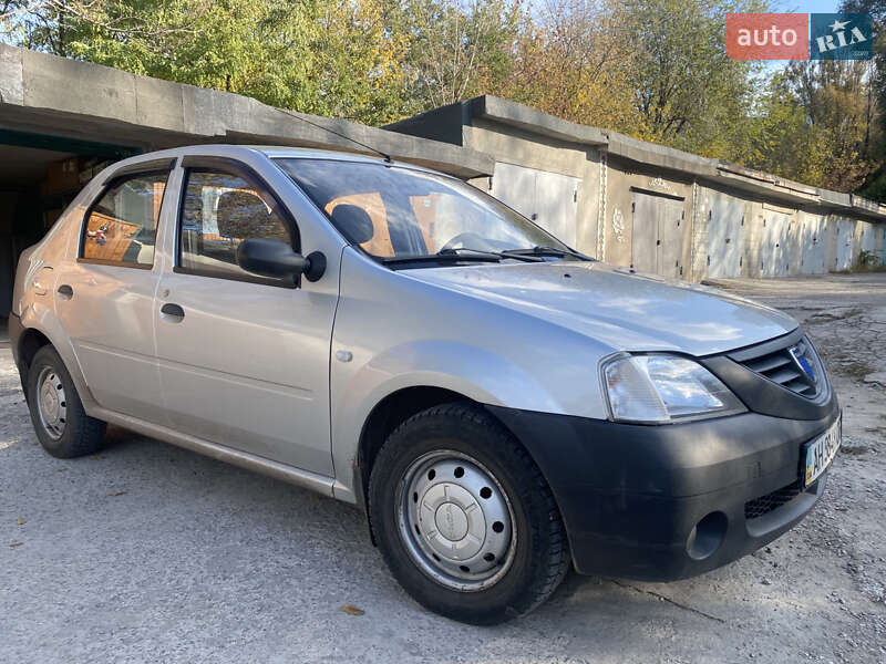 Седан Dacia Logan 2008 в Кам'янському