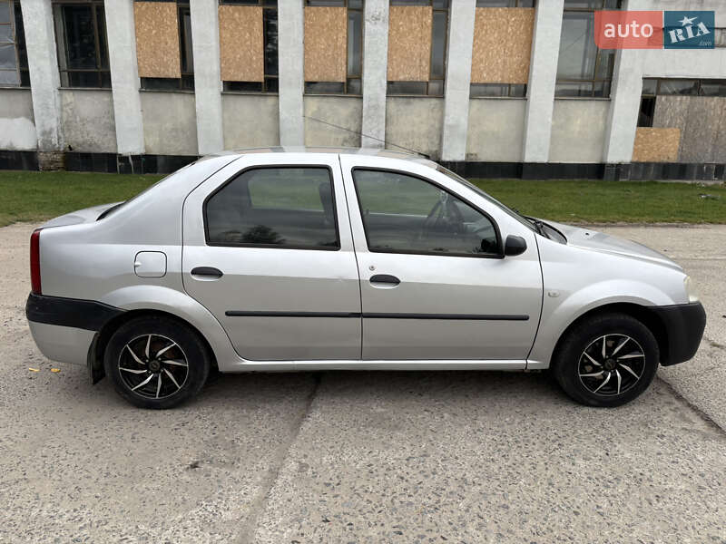 Седан Dacia Logan 2007 в Славуті
