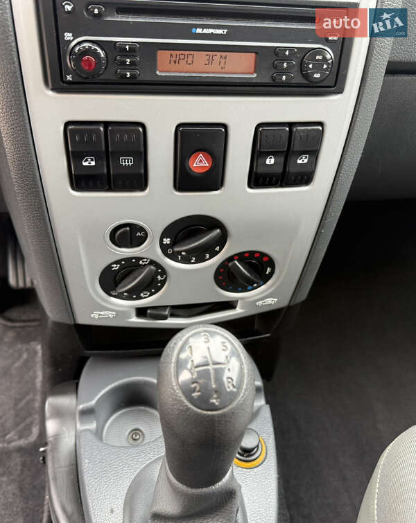 Седан Dacia Logan 2008 в Ровно