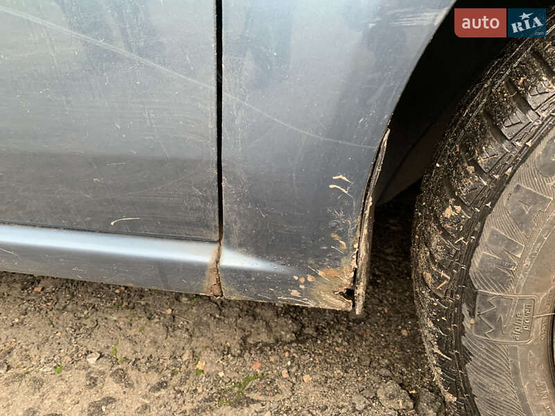 Седан Dacia Logan 2006 в Києві