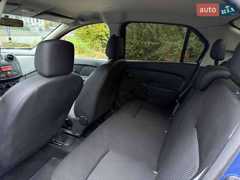 Седан Dacia Logan 2013 в Киеве фото 16 Седан Dacia Logan 2013 в Киеве